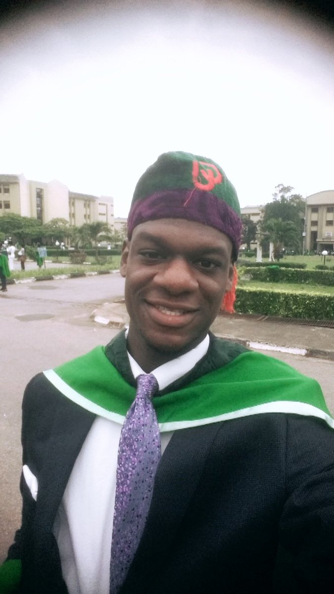 D0nbay's tweet image. Today isn't about Tips 
Today is about me.
#WEMOVE #issagraduate 
B.Eng in the bag