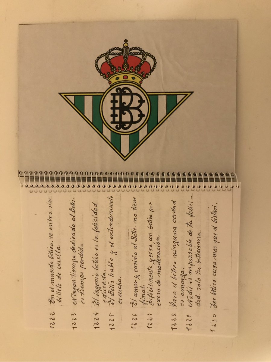 PPreciadoC's tweet photo. El pasado martes fallecía Julio Guillén.  Bético de Pedrera al que tuve el orgullo de hacerle un ‘De Cerca’. Los sentimientos que tenía por el @RealBetis se pueden definir con el libro que me obsequió con más de mil frases escritas por él mismo. Descanse en paz. https://t.co/U5TEkow3oD