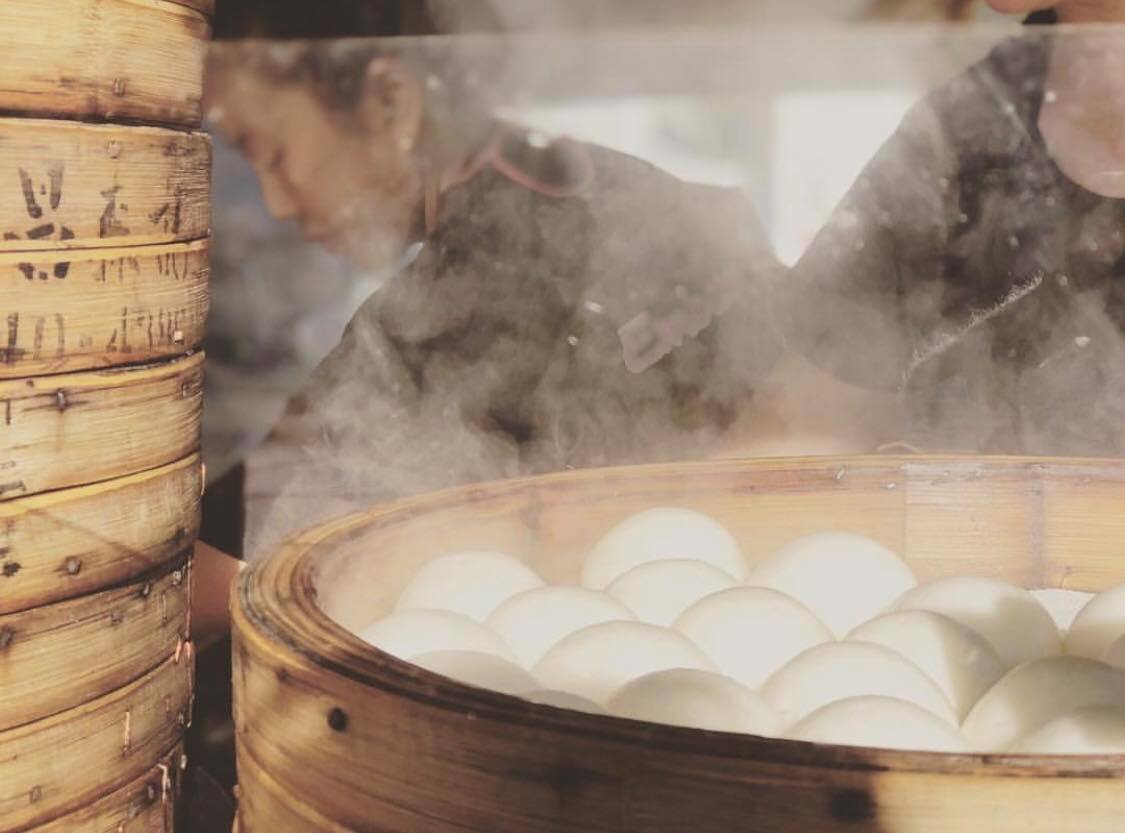 embassyxo's tweet photo. Get your XO fix this weekend!
• Friday | Noosa Junction Twilight Markets | 5-9pm
• Saturday | Hot 91 Noosa Fire in the Sky with Noosa Alive | 3-7pm
• Sunday | Noosa Farmers Market | 6am-12pm

📷: @duk_byron_bay via IG https://t.co/BeAAYuHvzn