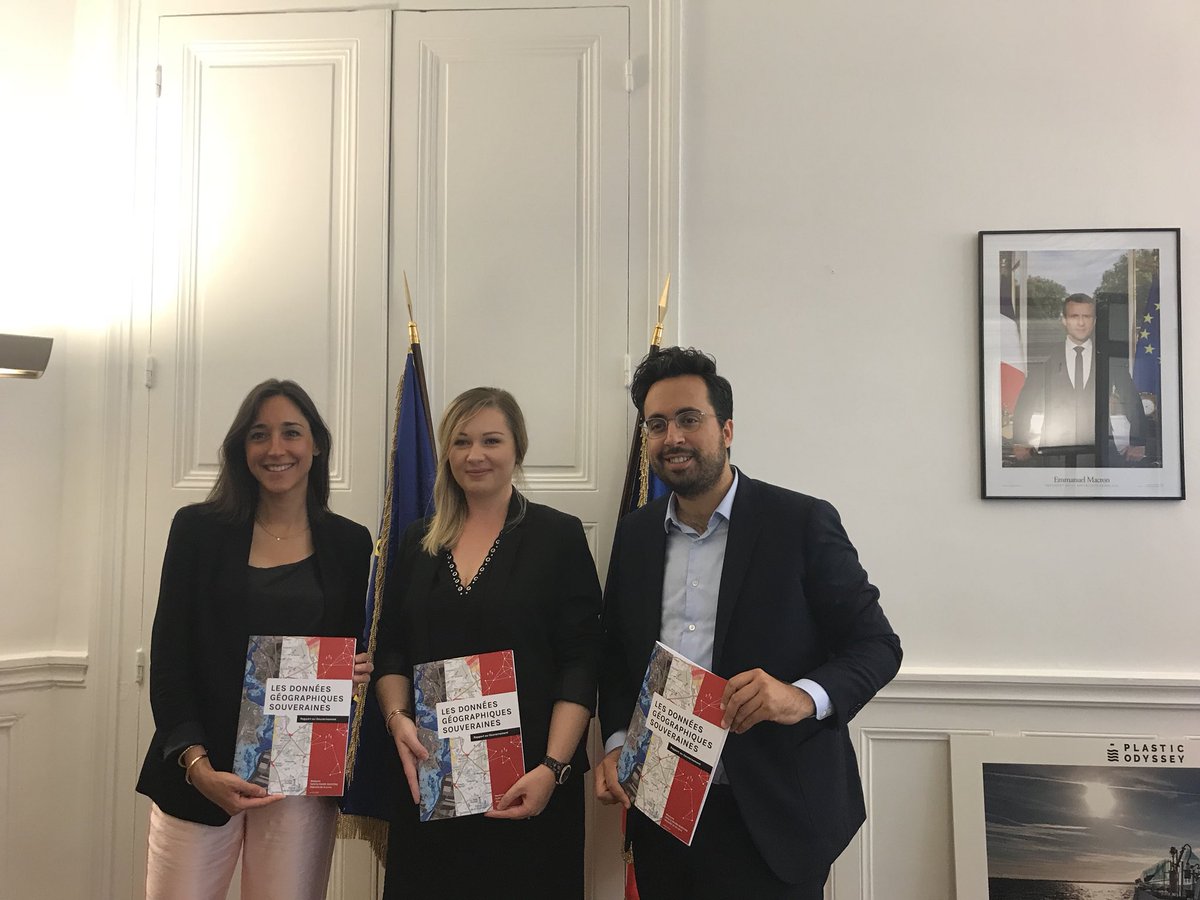 V_Faure_Muntian's tweet photo. Aujourd’hui au @Min_Ecologie en présence de @brunepoirson et @mounir, remise officielle de mon rapport sur les données géographiques souveraines. 
Enjeu majeur pour élaborer nos politiques publiques et stimuler l’innovation #souveraineté #opendata @N_Hulot @EPhilippePM https://t.co/SFOEdKuo4e