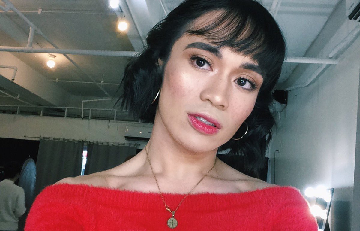 mslancereblando's tweet photo. π Your 90s kontrabida π
HMUA: Andi Sepina (check her out!) β> https://t.co/HUOV1JPRaj
ππ: Forever 21
π: Converse
#ChalkMag https://t.co/UUZw4AwIaB