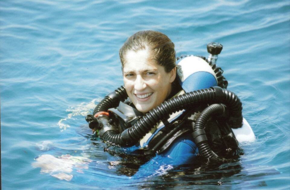 Remembering a time when women in diving was not so common! 🤷‍♀️🌊💦#dragerdivetour #1999 #flashbackfriday #womensdiveday2018 #womensdiveday #padiwomen #genderequality #rebreatherdiving #dräger @PADI #likeagirl @DraegerNews
