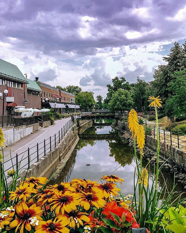 deeped's tweet photo. Goodbye. En av de sista dagarna i #köping och slutligen ger jag upp och köper tjänsten att rensa dödsboet för dyra pengar. Energin är slut, jag behöver rädda min egen själ. .
.
.
#shotoniphone #editoniphone #adobelightroom #cleanslateproject #clouds #sum… https://t.co/ikh4Ut8N8q https://t.co/YsUwjjadzU