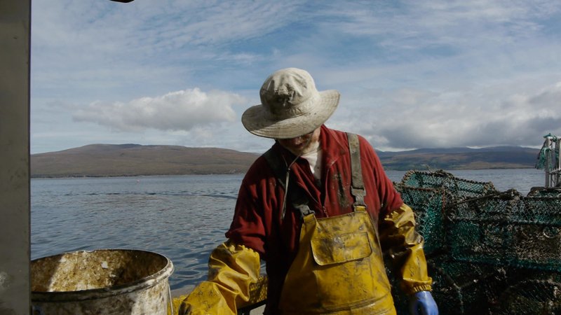KiltedLobster's tweet photo. Come along to our FISH IN THE SEA INTERACTIVE LUNCH. Talks, demos, film viewings, shuck scallops, prep seafood & eat lunch with filmmaker @zevrobinson and Chef Colin Hinds. Sunday 29 July 1pm. Tickets £35pp. Phone 0131 2206677 to book. Pls RT #interactivelunch #sustainability https://t.co/aDrD004NcE