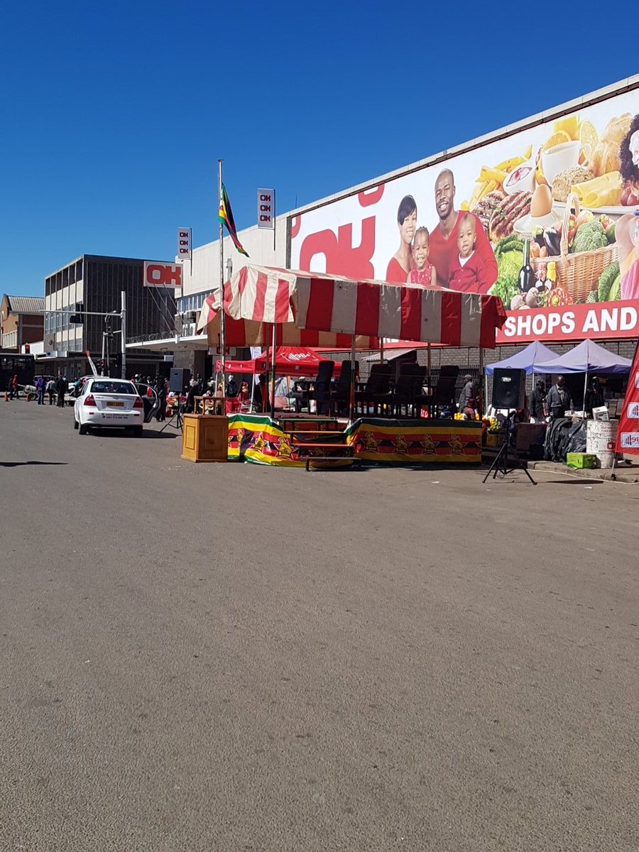 LazarusMuchenje's tweet photo. @NetOneCellular painting the City of Progress-Gweru orange today as we launch #ChapunguFC #WaruWaru to the community. Be there for the fantastic procession @ShereniDr @MuyutuSherpard @TateMakumboz @OneMoneyZw @OneFusionZW #AnotherLevel https://t.co/jbDMl2wUvB
