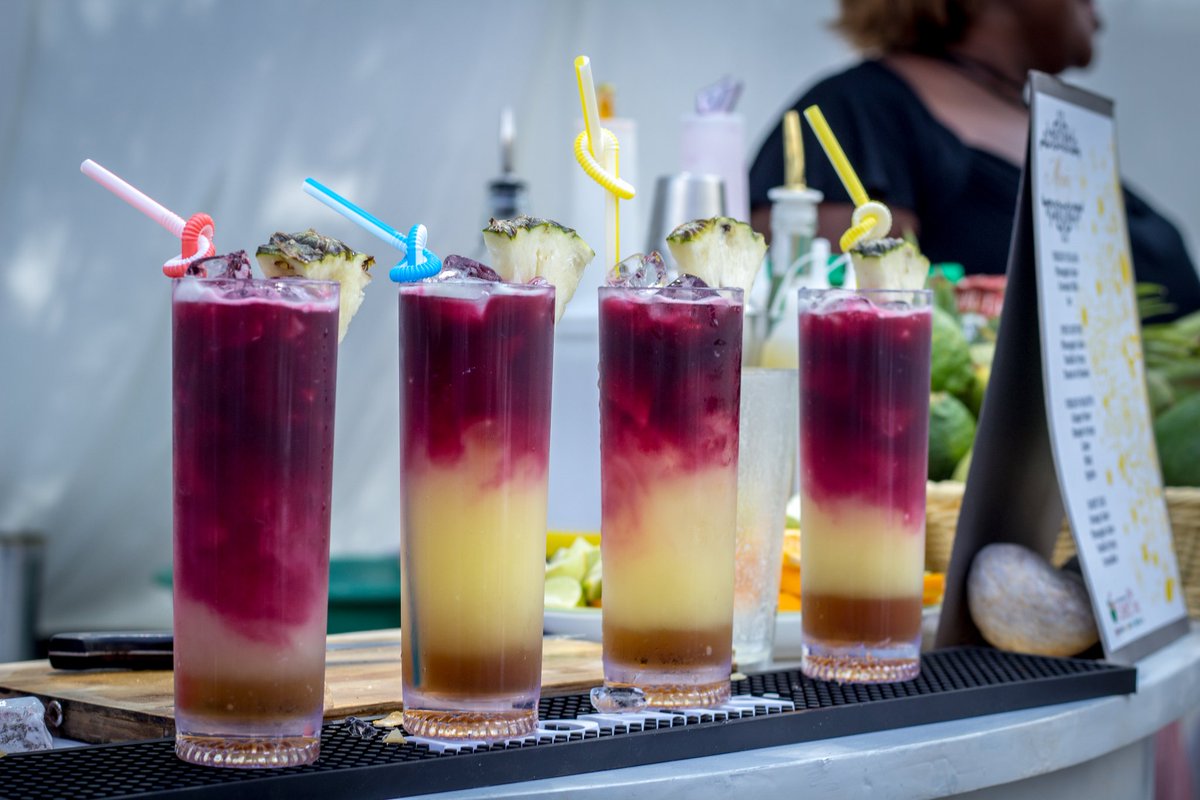 DeMixtress's tweet photo. You Thirsty ?
.#TheMixtress #Bartender #FemaleBartender #lovewhatyoudo #dowhatyoulove #SheBartends #SheTendsToTheBar #NonAlcoholics #Mocktails #CocktailsInGhana #CocktailLover #MobileBar #whisky #gin #Vodka #Rum #Liqour #Whiskey #liqueur #tequila https://t.co/zPjoDV1UnY