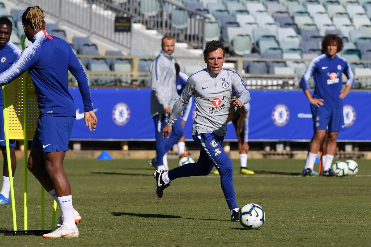 ChelseaFansBra's tweet photo. Fotos do treinamento de hoje em Perth na Austrália #CFCTour https://t.co/ik82t0lm7z