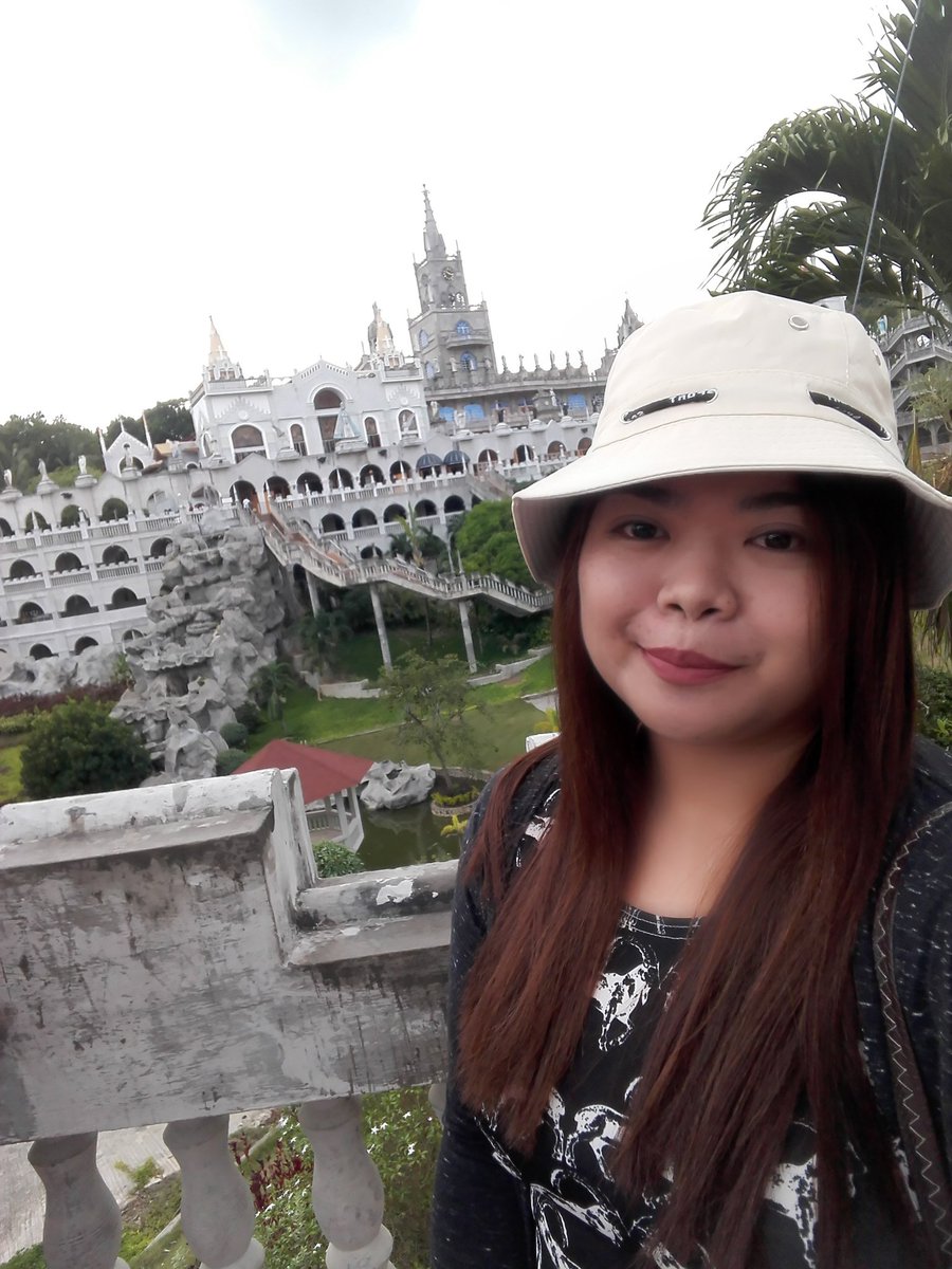 angelachryselle's tweet photo. Simala Shrine 👍😉
#Selfie
#Cebu2018
#ExperienceThePhilippines https://t.co/xBTvlkb6sn