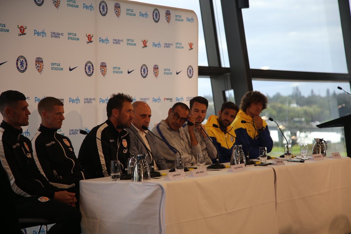 ChelseaFansBra's tweet photo. David Luiz, Cesc Fàbregas e Maurizio Sarri falaram com a imprensa em Perth #CFCTour https://t.co/rDCkp5ImSd