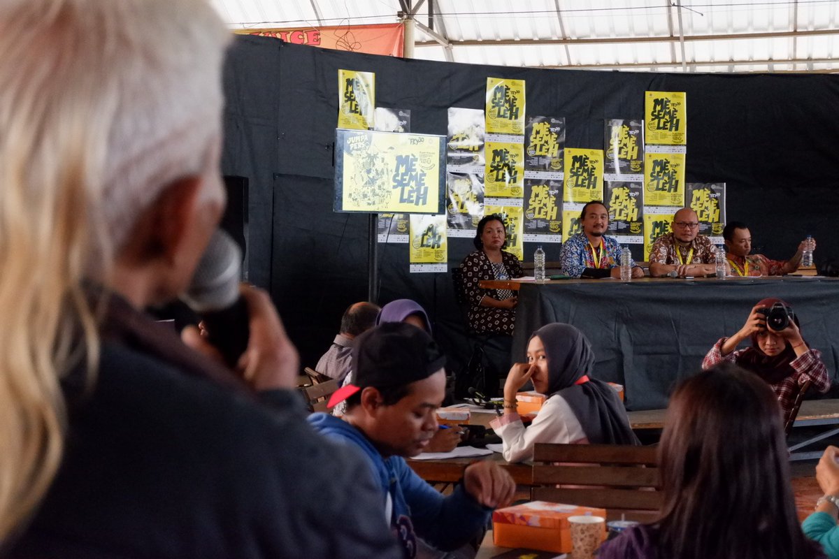 ardiafm's tweet photo. sedang berlangsung Pers Conference #FKY30 2018 di Planet Piramid dengan tema #mèsèmèlèh .. 📷 @jajoek #Yogyakarta #Indonesia https://t.co/zfjCoDQQ9R