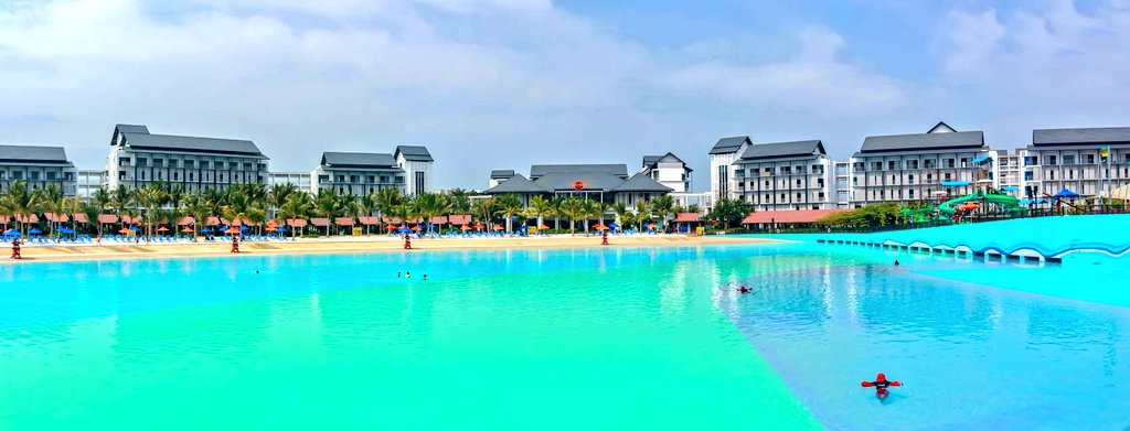 ezadhfizy_'s tweet photo. Latest theme park opening in Malaysia, Desaru Coast Adventure Waterpark @ Desaru Coast, Kota Tinggi is now open for public.. 🤗🏊🎢🌴

• one of world's biggest waterparks
• more than 17 rides
• largest wave pool in Southeast Asia 
• first water coaster in the region 🎢 https://t.co/3VEu9CG8KR