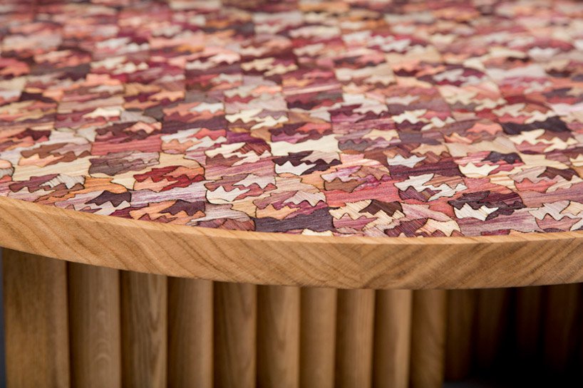 FinsaUK's tweet photo. Mexican designer 🇲🇽 @fernandolaposse has found an innovative way to create a surfacing veneer he calls totomoxtle, that uses native corn husks.🌽😍

#FridayFeeling #design #designideas #woodworking #FridayMotivation #innovation #creative #designthinking #natureideas #love ♥ https://t.co/M1i1vqrWrU