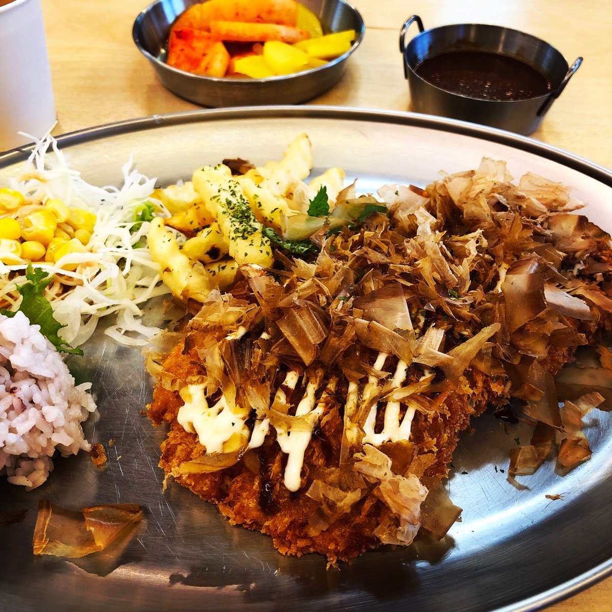 comacego's tweet image. 가쓰오부시가 살아 숨쉬는 #가쓰오데리돈가스 (@ 낭만멸치 in 금정구, 부산광역시) swarmapp.com/c/hWLyXWfsUBM