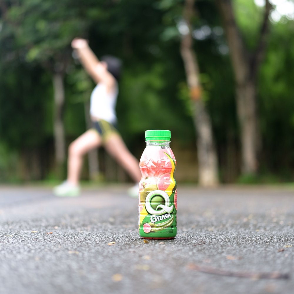 QJuiceID's tweet photo. Mulai gaya hidup sehat yuk Q Bee, dengan berolahraga dan minum Q Guava setiap hari! Rasakan juga manfaat dari TripleWonders-nya buat badan kamu jadi lebih fit dan tidak mudah sakit. Kamu suka berolahraga apa Q Bee?

#QGuava #QJuice #TripleWonders #vitaminC #NyamanDiPerut https://t.co/gIsskX0ecD