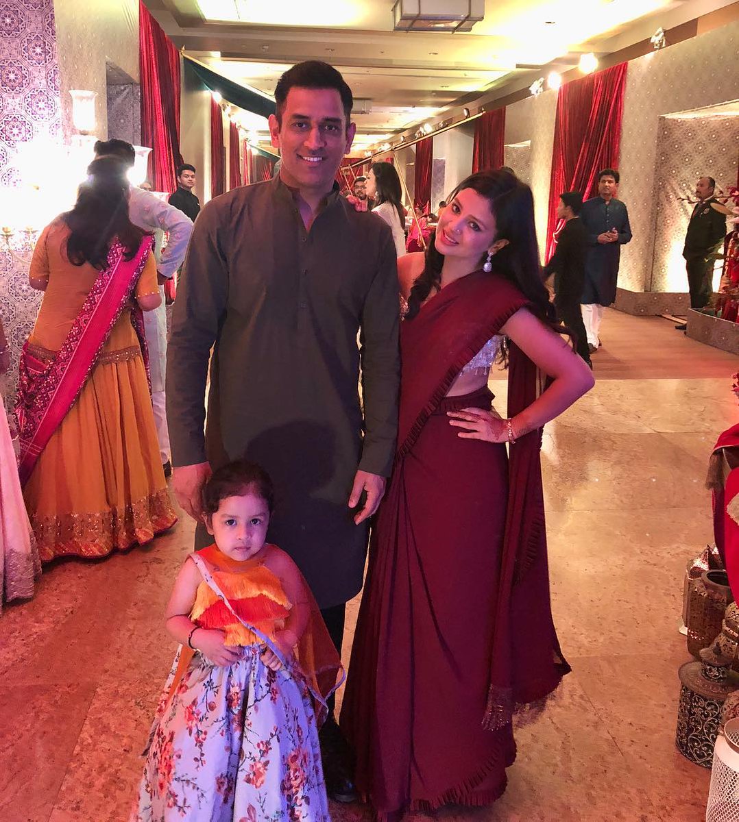 Watch: Sakshi Dhoni Completely Owns The Dance Floor At Wedding Function As MS Dhoni Looks On