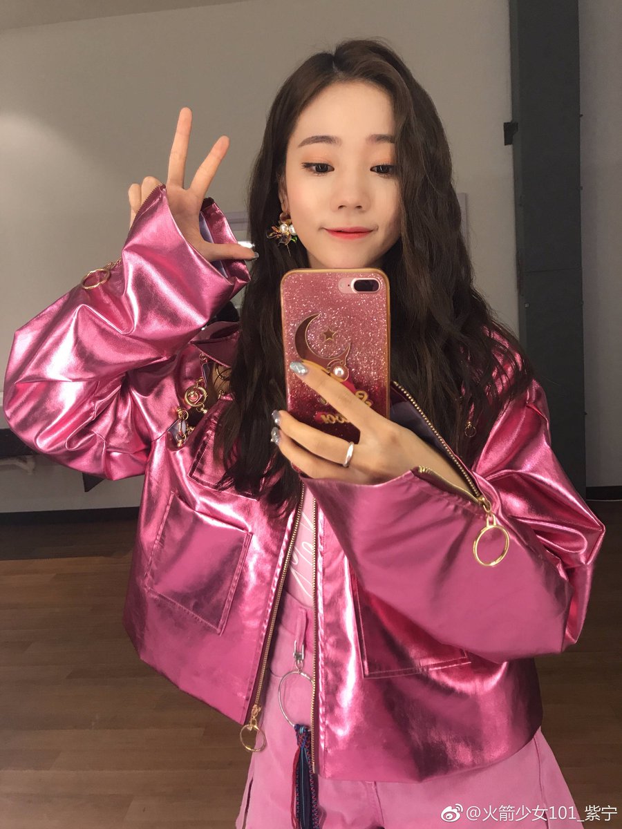 _cessaengnim's tweet photo. Visuals ✔
Talent ✔
Character ✔

Stan Zining, yah'all! 💕

#Produce101 #Produce101China #创造101 #创造101China #火箭少女101 #RocketGirls101 #RocketGirls #Zining https://t.co/rtKBYsnPh3