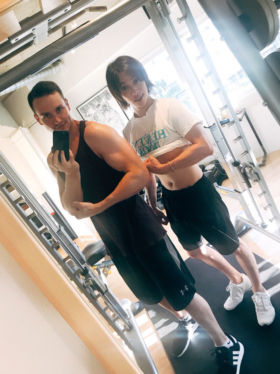 knm0q0's tweet photo. 今日からビリーさん(@Billy_Blue_8 )のジムで憧れのパーソナルトレーニングを受ける事になったよ☺️✨

冬までに美容と健康とAAと程々の肉体美を手に入れるのだ！冬は露出少ないけどね☆

そして自宅待機の日はビリーズブートキャンプで持久力アップ👍✨
#MIDX #MIDX広尾 #ビリーズ https://t.co/HOSpj8xuIM