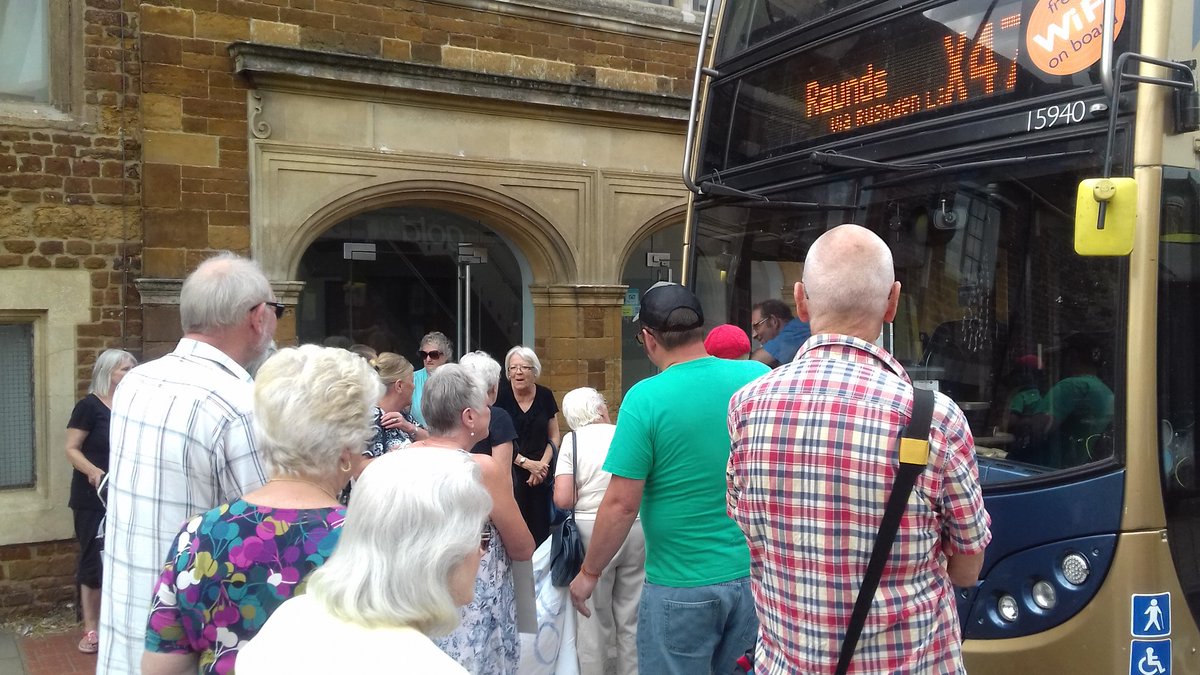 CommVoices's tweet photo. 40 protest against the withdrawal of the 34 bus, causing all traffic to stop in #Wellingborough. Listen now to @BBCNorthampton for interviews and watch us @BBCLookEast from 6:30pm. #Northants #Northamptonshire #SaveOurServices #SaveOurBuses #Action34 https://t.co/EveGvmxlhJ