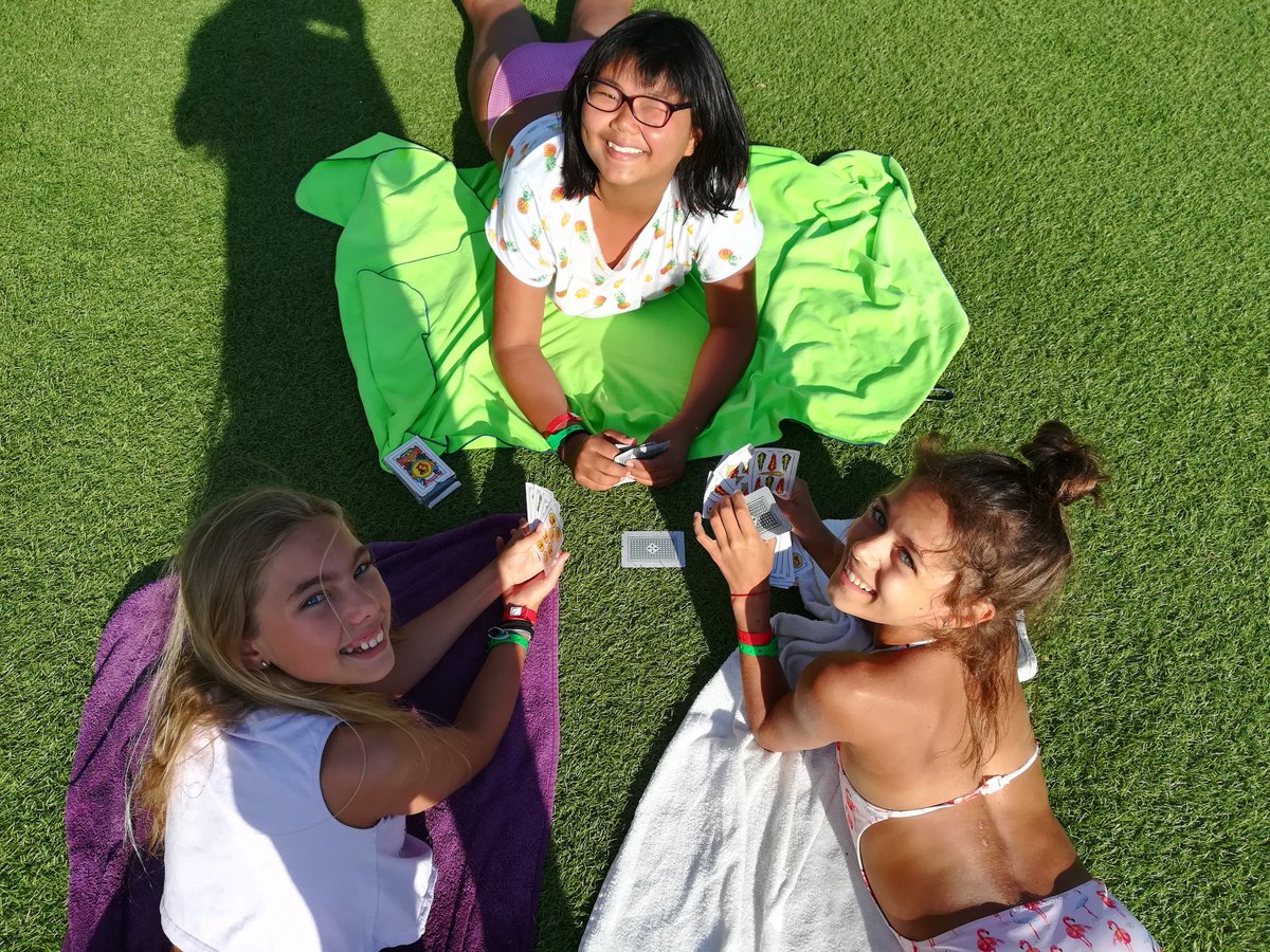 EnglishSummerSA's tweet photo. Outdoor breakfast, swimming pool and monitors' voting for the Froggy Awards in #ESPrades #Campamentosdeinglés #summercamps #englishsummersa #learnhavingfun https://t.co/e8184xJ2cA