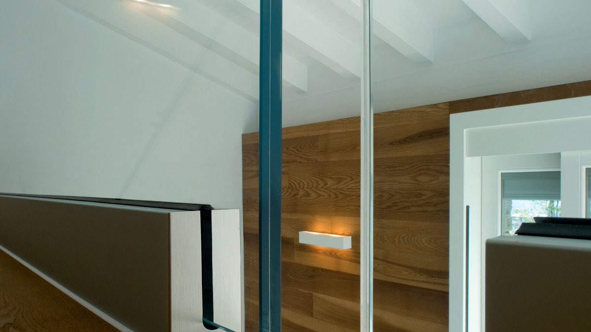 AHDGlassFitting's tweet photo. Nuova oxidal (Milan) #ballustrade #profile #sirio . Simplicity at its finest ! available @AHDGlassFitting  #interiordesign #Glass #architect https://t.co/eEDlq2nbBq