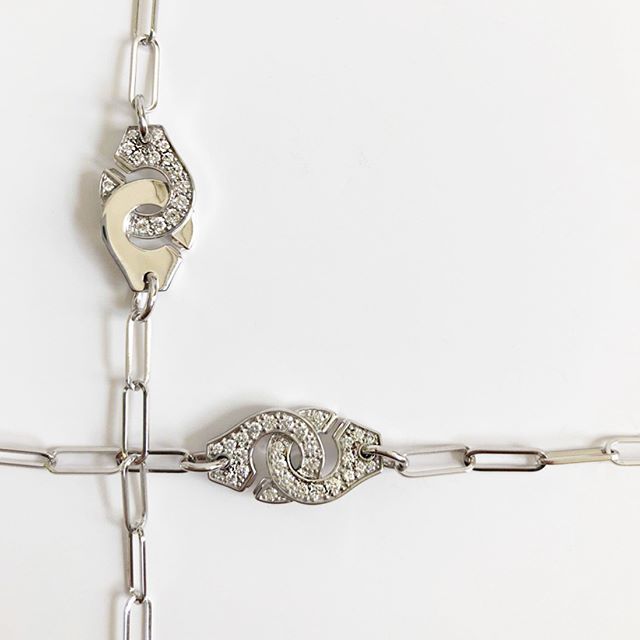 Menottes dinh van - the dinh van iconic pattern -
#dinhvan #paris #jewels #jewelry #menottes #gold #diamonds ift.tt/2mtZD2e