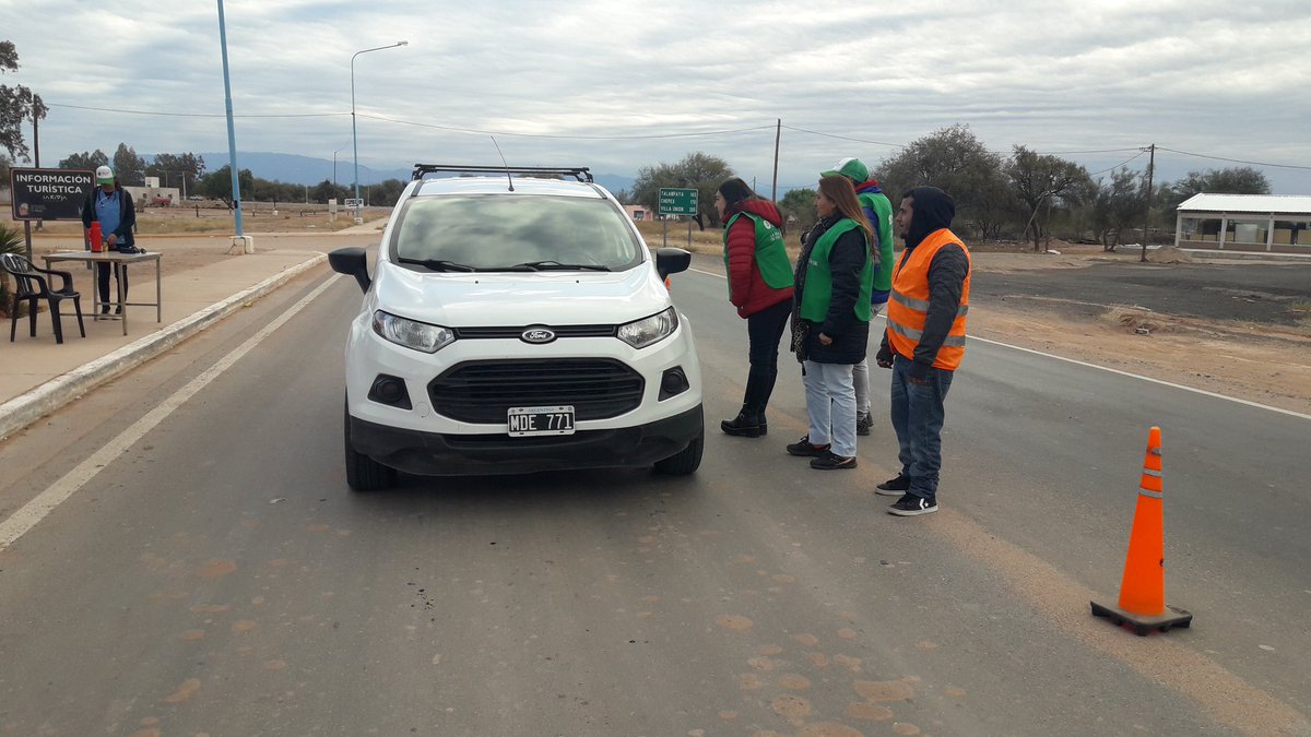 Grata sorpresa en la ruta, ayer un control me hace seña que me detenga,  paro y veo un grupo de gente de salud, me preguntan si estoy bien, si me vacune de la gripe, como estoy de la presión y glusemia. Que bueno! Felicidades <a href="/JuditDiazBazan/">Judit Díaz Bazán</a> <a href="/SergioGCasas/">Sergio Casas</a> muy asertado!!!