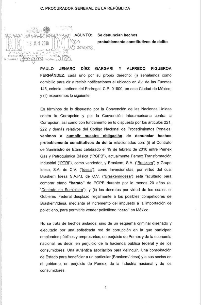 VeracruzCambia's tweet photo. En Veracruz  #ElFDVconPauloDiez @lopezobrador_  atención a estos casos de corrupción, tu principal propuesta de campaña #FelizViernes https://t.co/7kGsUuITld
