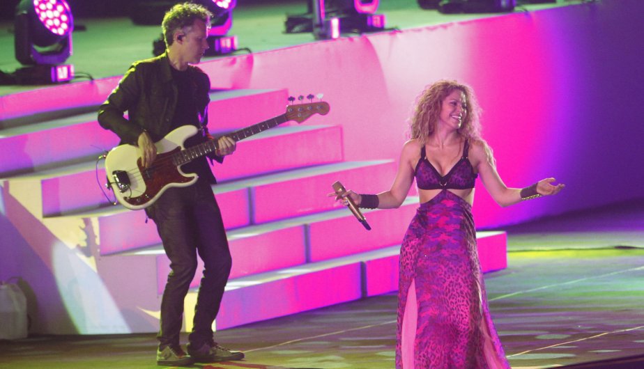 .<a href="/shakira/">Shakira</a> se reencuentra con los suyos en los Juegos de #Barranquilla y brinda nostálgico concierto goo.gl/3gQzGM