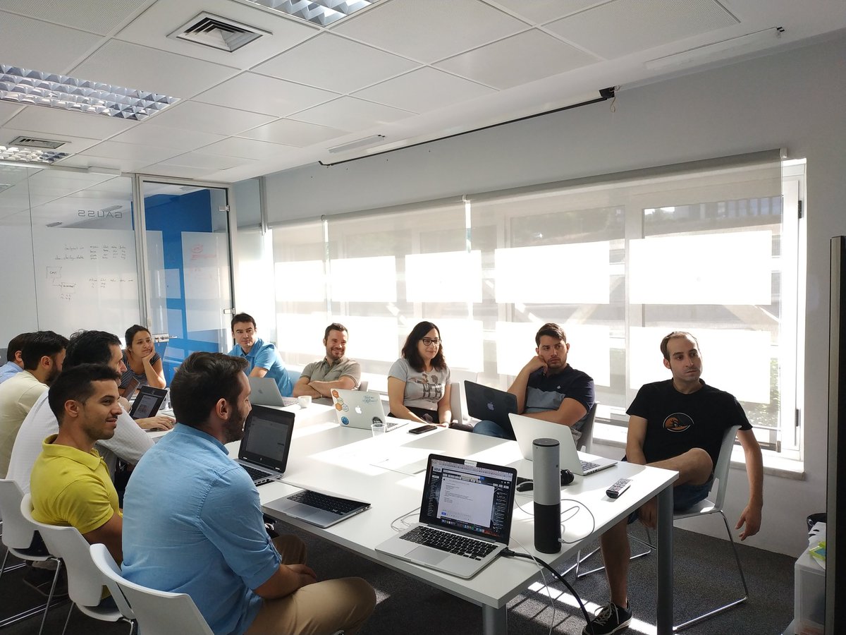 maria_hr's tweet image. Our latest session of the #LanguageTechnologies workgroup this week @BBVAData. @zdepablo in remote about #TextClassification multi-class classif. & multi-label classif.👏👏