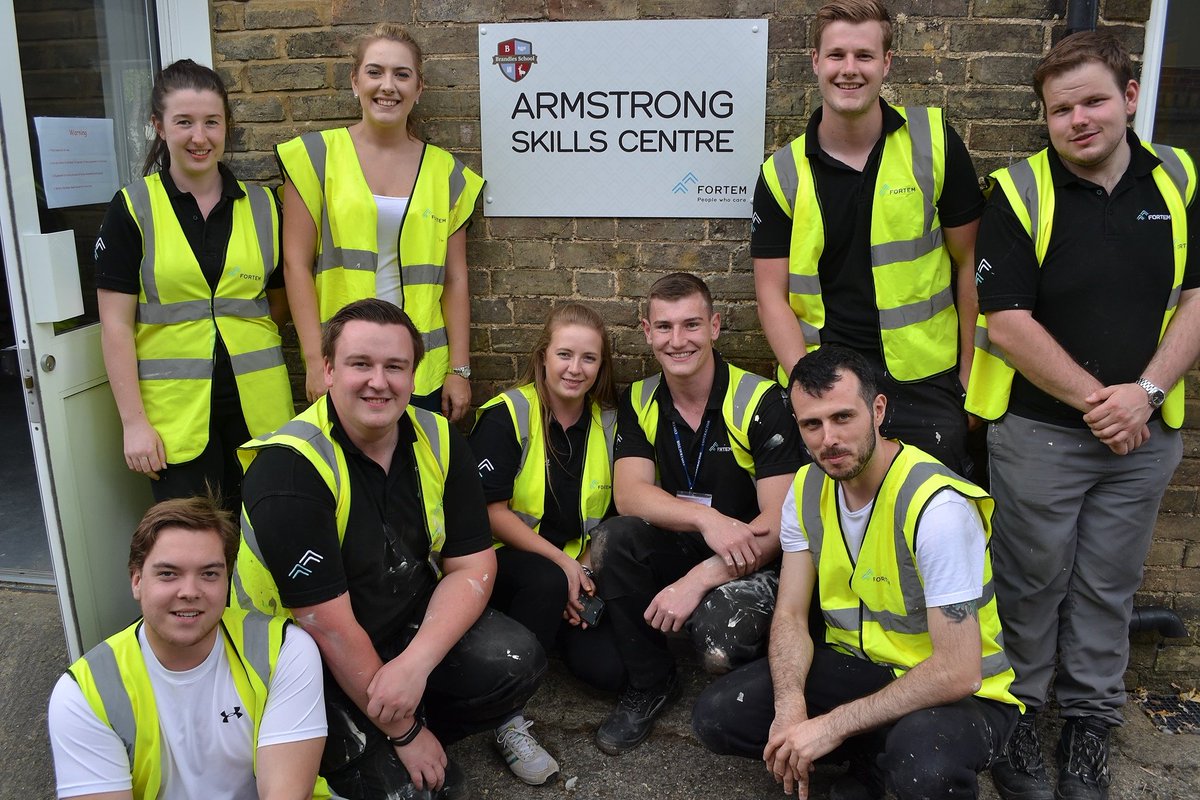 FortemSolutions's tweet photo. After 2 weeks of hard work at @brandles_school the Southern Trainee Team have finished their work on the new Armstrong Skills Centre. A special thanks to all the volunteers, @Paint360UK and @wearespeedy  #Speedydoesit  #Baldock #TeamSouth https://t.co/Nd5Nv8nQto