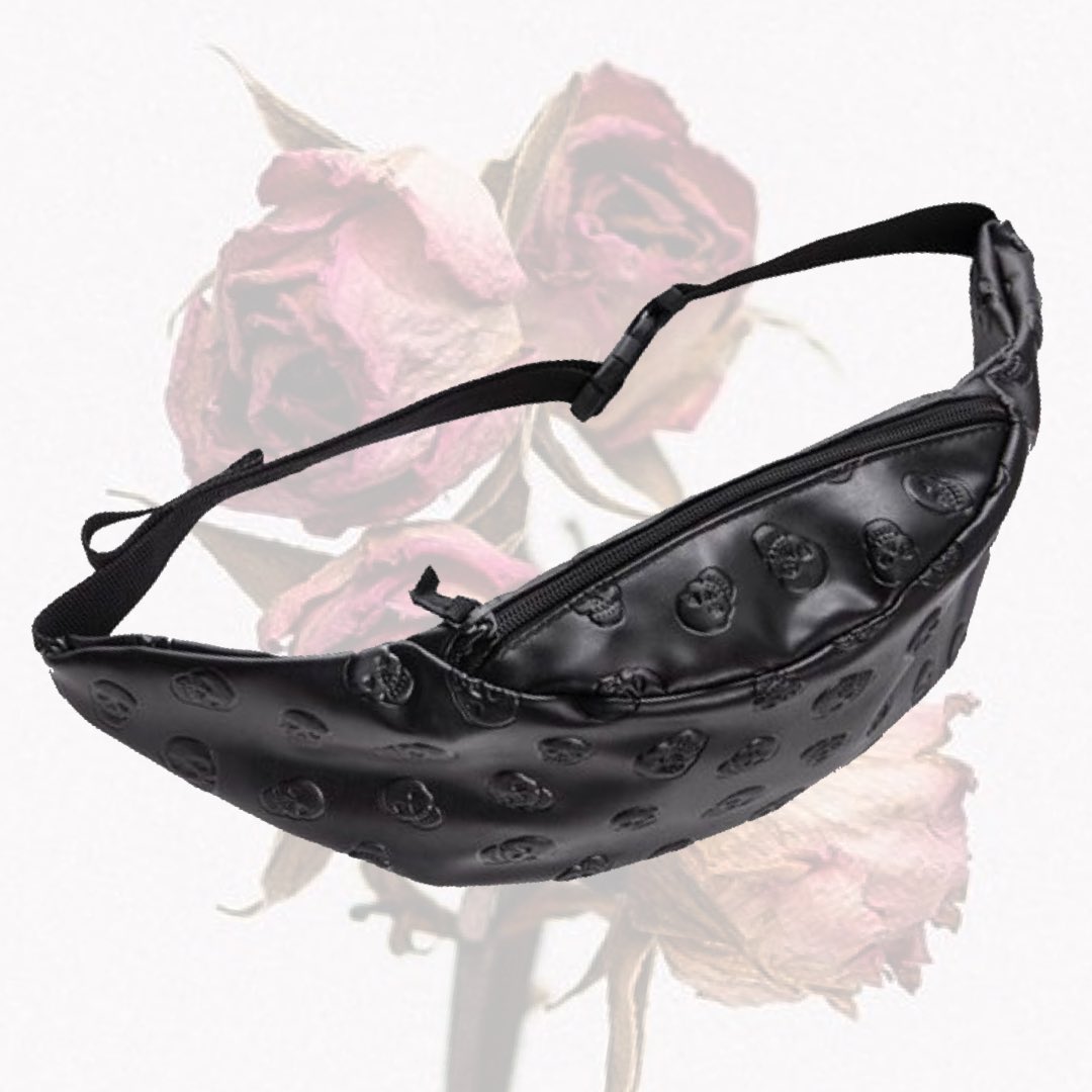 pixieruetweets's tweet photo. 💀🖤The #spookykid’s favorite #hippack! 🔮It’s definitely not your mom’s ole #fannypack!✨
✧ ⇢ Shop: https://t.co/vo99PN6mfw https://t.co/N3AZiyDP5j