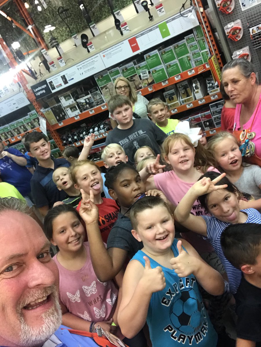 Felish8520's tweet photo. Darlene being recognized for her work with the Kids Workshops and field trips to the store!! 🎉 Kayla being recognized for being the OPS associate of the month!! Way to go ladies!! 👍🏻😁 Also a pic of one of the field trips that Darlene does! 🎉🎉 https://t.co/0kUSvC7RgI