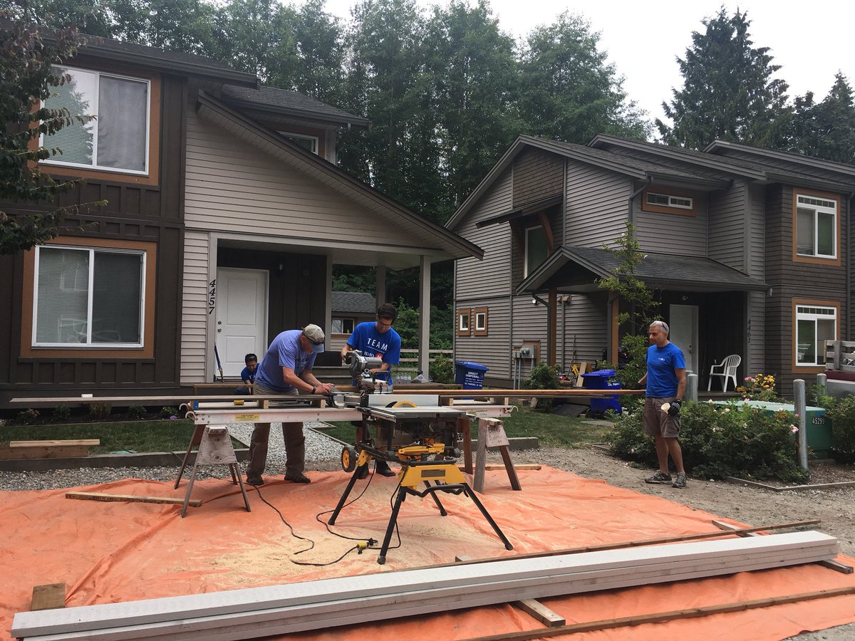 Yesterday volunteering at the habitat for humanity!