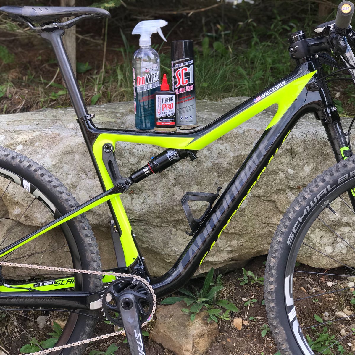 All cleaned up and ready to rumble. Let’s light this candle. #teamfreefly #maximalife @MaximaOils <a href="/RideCannondale/">Cannondale</a> <a href="/usacycling/">USA Cycling</a> <a href="/snowshoemtn/">snowshoemtn</a>
#cycling #bike #mtbnats #racing #coaching #nuunlife #mtb #trail #dirt #rock #mountain #forest #photography #phoozy #photooftheday
