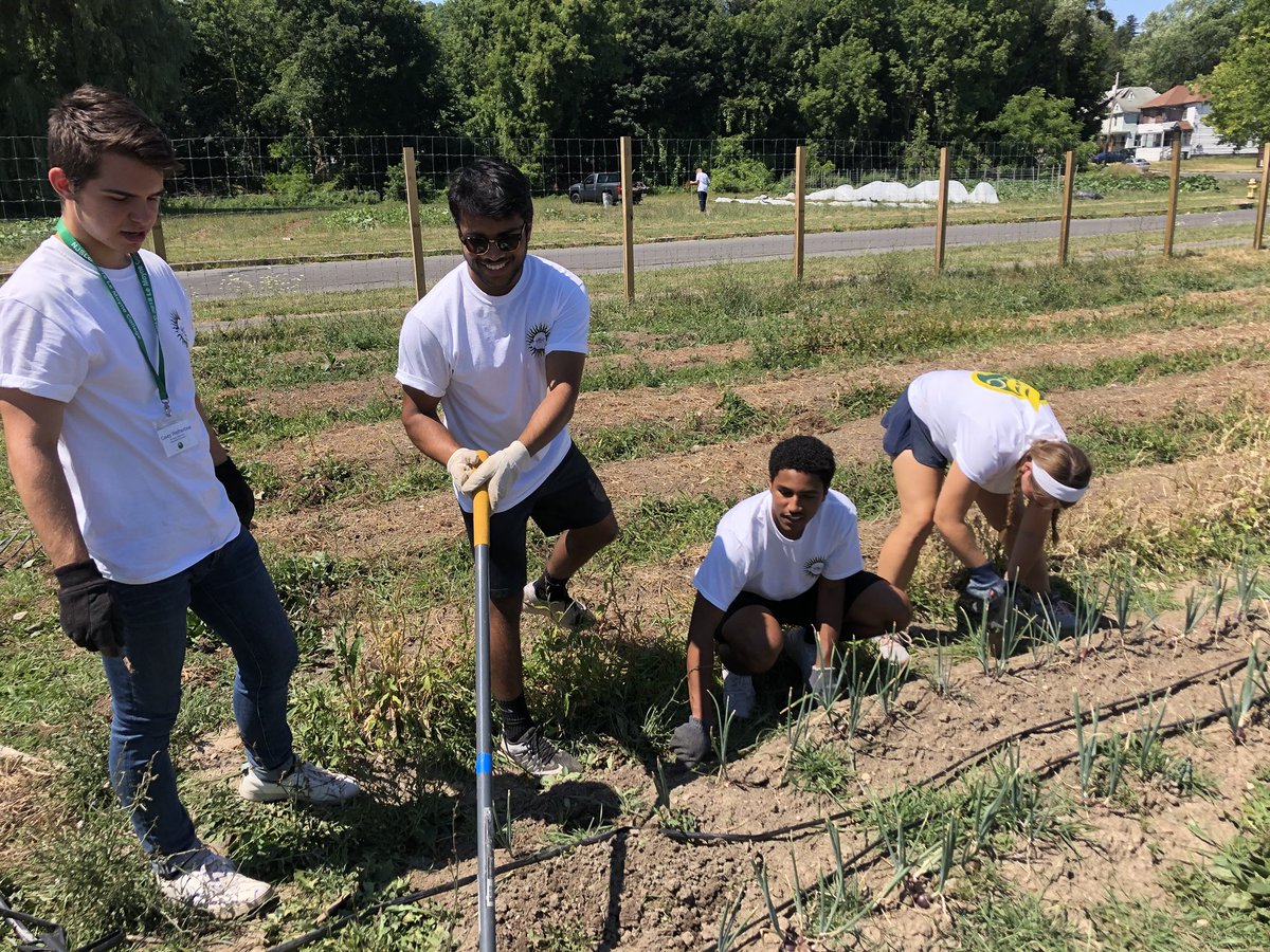 MadelineVitek's tweet photo. THANK YOU Brady Faith Center for hosting the @Georgetown + @BostonCollege #NJSLC2018 delegations; we were so grateful to spend this time with you #IgniteYourMagis #AMDG #hoyasaxa https://t.co/xOPV0SjVuc