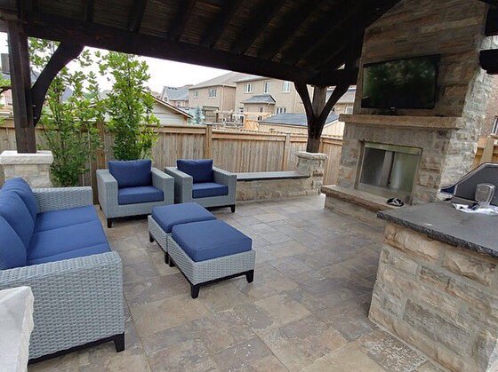 Our Tribeca collection looks spectacular on this customers patio! Thank you to @lakeshorelivinglife for the picture! 
#patio #patiofurniture #designer #outdoorpatio #outdoorliving