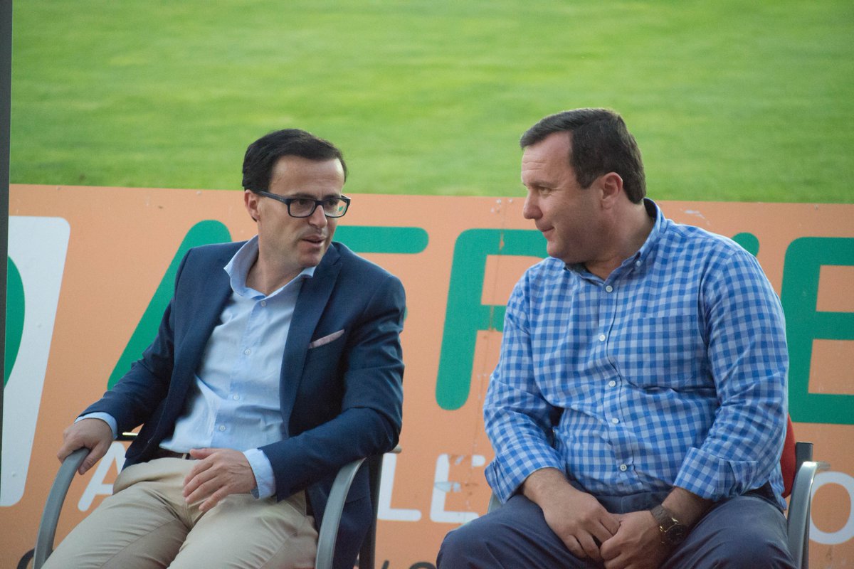 cfvillanovense's tweet photo. 📸 Álbum de fotos de la presentación de las equipaciones oficiales para la nueva temporada. ¿Estuviste presente? Búscate en el álbum ¿Qué te parecen? 😍💚
Álbum completo: https://t.co/BMS2xXNq14
#TodosparaUnoyUnoparaTodos #KappaSport #KombatGara #LaPieldelLobo https://t.co/tXyepAwydn