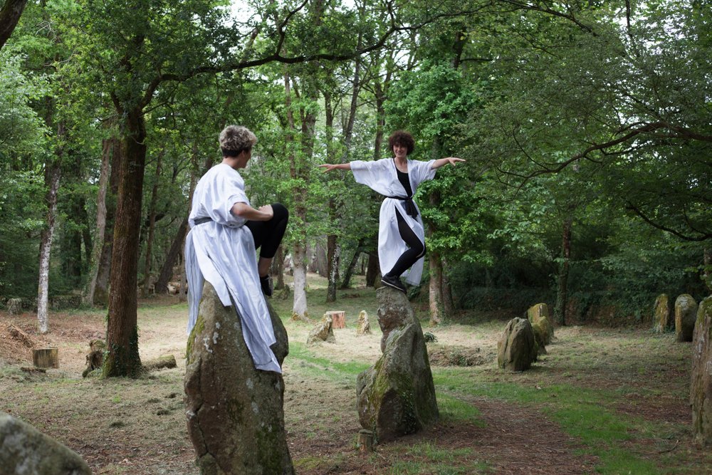 360_heritage's tweet photo. Some pictures from our last shooting set at #Carnac #stones #dancers #VR #360 #NCG https://t.co/I4RYashCDd
