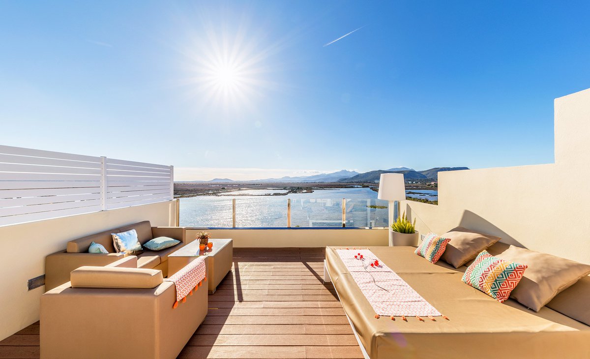 HotelsViva's tweet photo. Empezamos el finde desde nuestro apartamento #RoyalTerrace en #VIVABlue. ¿Te apetece? 😜🧡
.
Chasing the sun from a #RoyalTerraceApartment at #VIVABlue. Have a nice #Weekend! https://t.co/bZCV6XxDhW