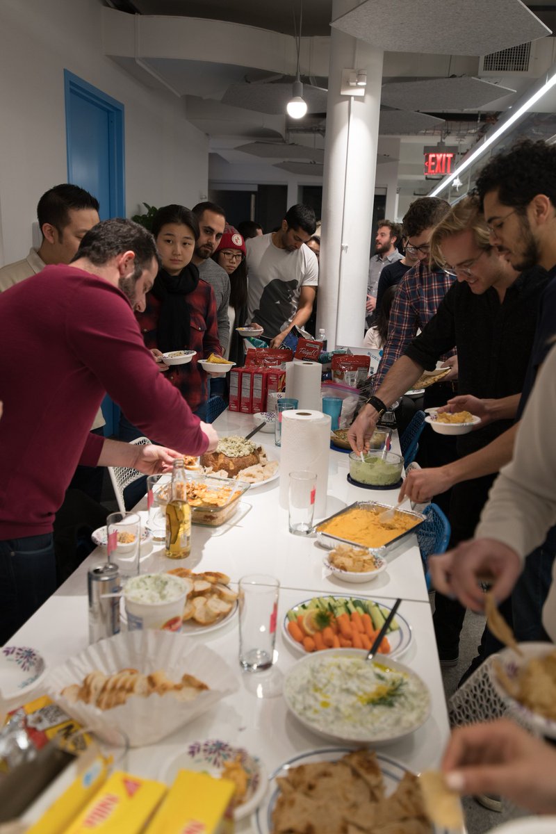 BluecorePeople's tweet photo. Can’t stop the #FridayFeeIing @Bluecore  https://t.co/WMpO66VzTC https://t.co/kTUxiU8ECV