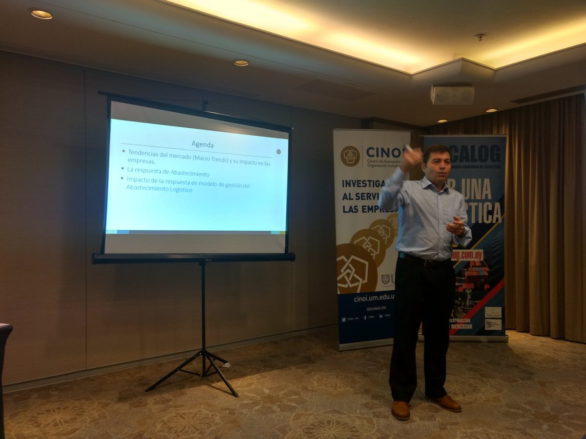 CINOI_UM's tweet photo. Ahora: Conferencia "Tendencias en el abastecimiento y su impacto en la logística" a cargo de Ricardo Mattenet @CINOI_UM #calog https://t.co/un3sR3wyOv