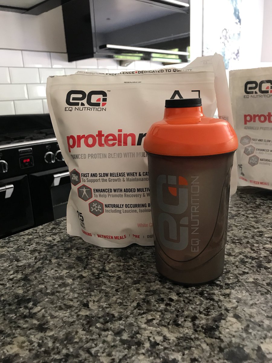 ClaytonKingman's tweet photo. When your PT has you on 4 lots of @EQ_Nutrition a day and you have a flight to catch.....
#flightprep #diet #fitness #nutrition https://t.co/q8W3ipnjVT