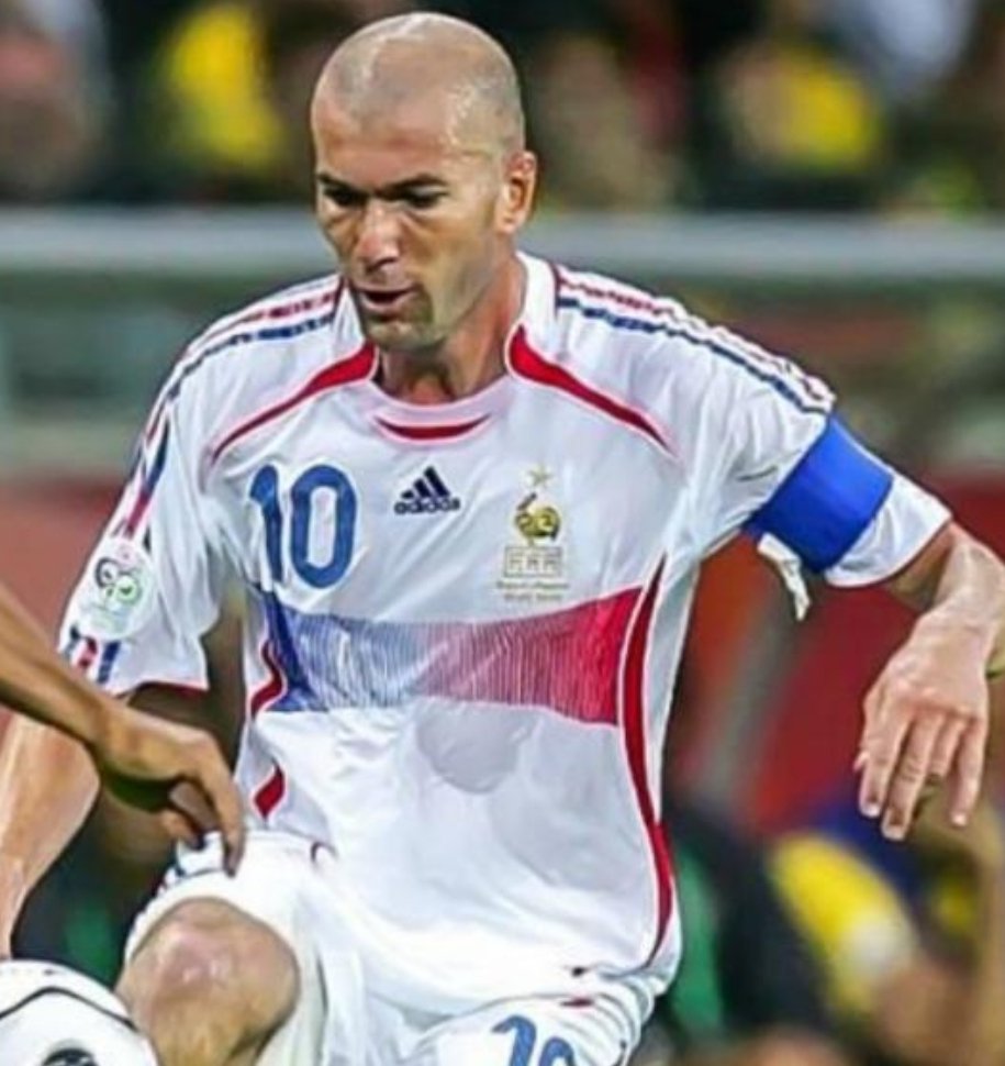 Brigade_du_seum's tweet photo. Bon vrai débat 

🔁Zinédine Zidane 

❤ Kylian Mbappé https://t.co/JAEhU2seWH
