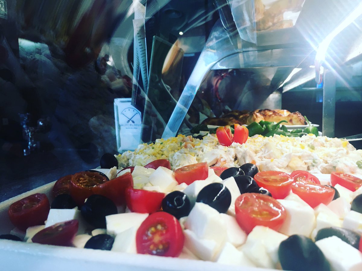 rest_guito's tweet photo. Viernes!??! Siii?!! Pues nos vamos de tapeo!!!! @rest_guito @grupoelreloj #viernes https://t.co/HxGj4ZrcTP