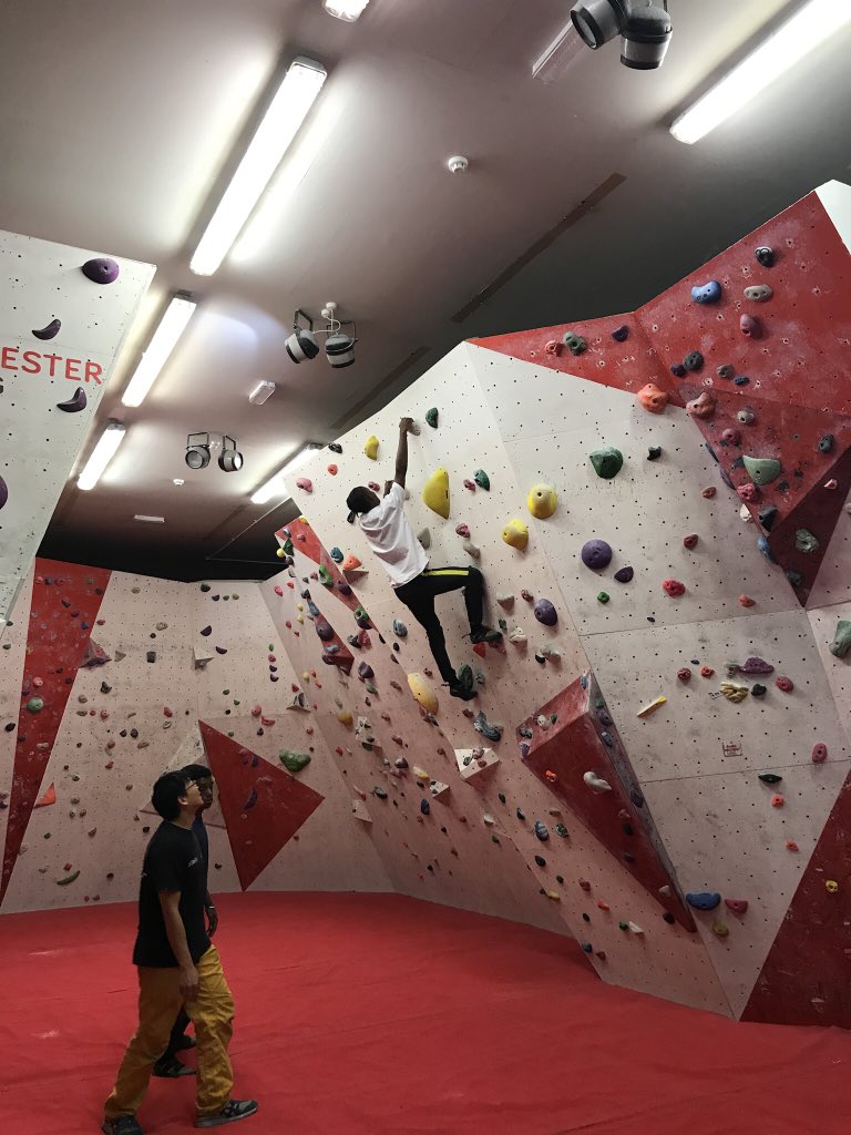 onemileproject's tweet photo. Next wave of young climbers starting #BeYourPotential programme down at @MancClimbCentre #OneMileProject https://t.co/5m3skNBnWx