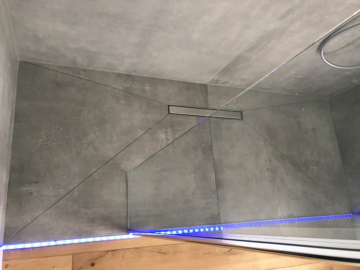 WolsTiling's tweet photo. Finally got to see it fully finished, 😍large format  @rocciatiles @tilemasteradhes  @tilers_tools  👌🏻 https://t.co/f4H65OKmPR