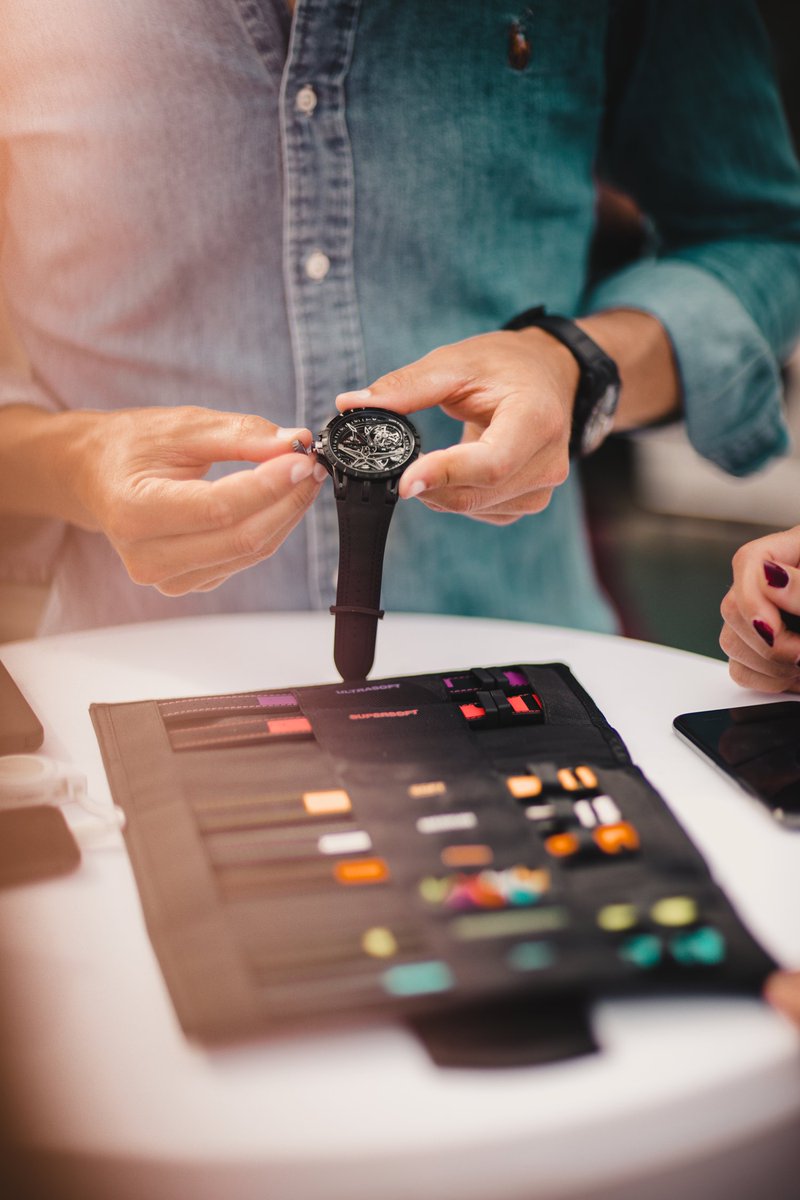 PirelliDesign's tweet image. The #Excalibur Spider #Pirelli Single Flying Tourbillon limited edition
7 exclusive tyres colors for 7 straps. 

#ThePerfectFit #RogerDubuis #DareToBeRare #DareToRace @Roger_Dubuis