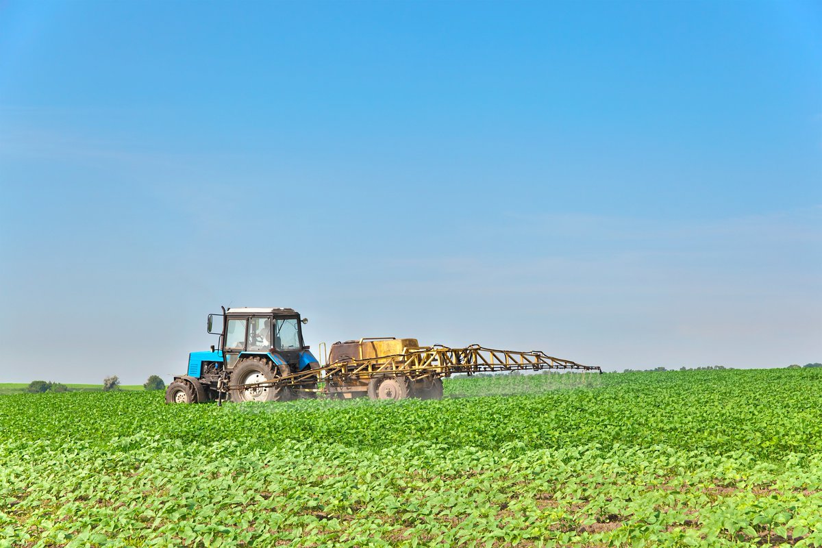 BigAg_com's tweet photo. B. Chambers from Marble Rock, Iowa is hoping for a long fall to finish everything in the fields. See the full report here: https://t.co/dwZhv7zqa5 https://t.co/sXnyYy6bbN