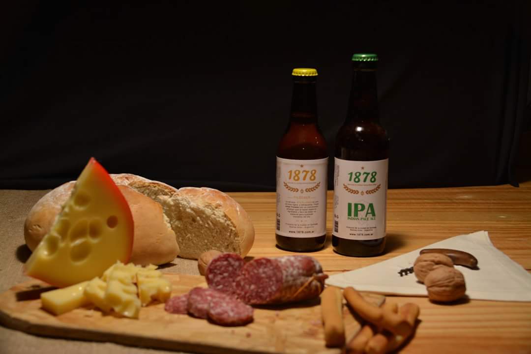 Cerveza1878's tweet photo. Esta noche picada con amigos y #Cerveza1878 🍻🍻🍻 #CraftBeer #Lupulo #Pilsener #invierno #amigos #Artesanal #FelizDia #Amistad https://t.co/ieY1CK4zJa