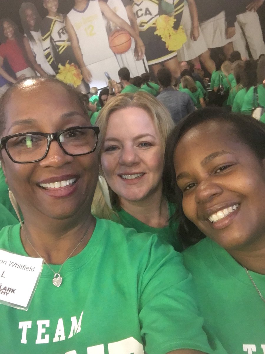 sharonwhit1's tweet photo. House of Bindi #TalkToMe #kimbearden #rcaexperience #cfisdspirit https://t.co/ypQyYgbJQp